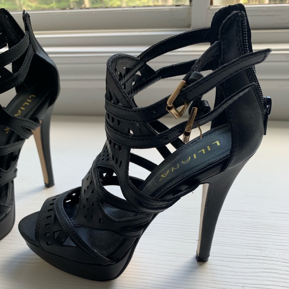 Black strappy sandal